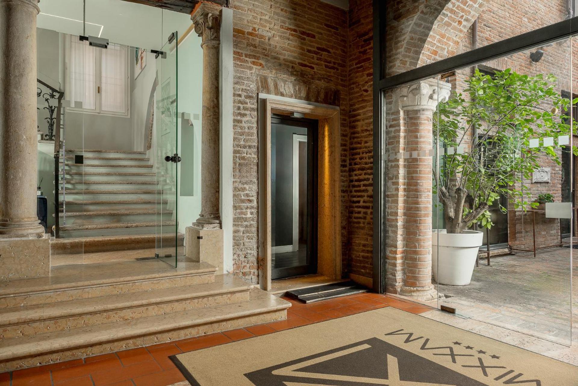 Maxxim Hotel & Loft Ferrara Esterno foto