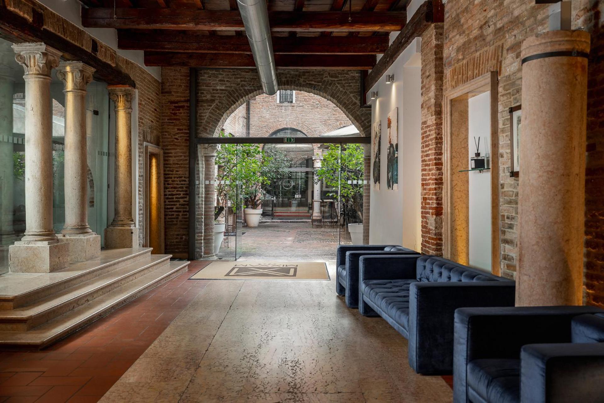 Maxxim Hotel & Loft Ferrara Esterno foto