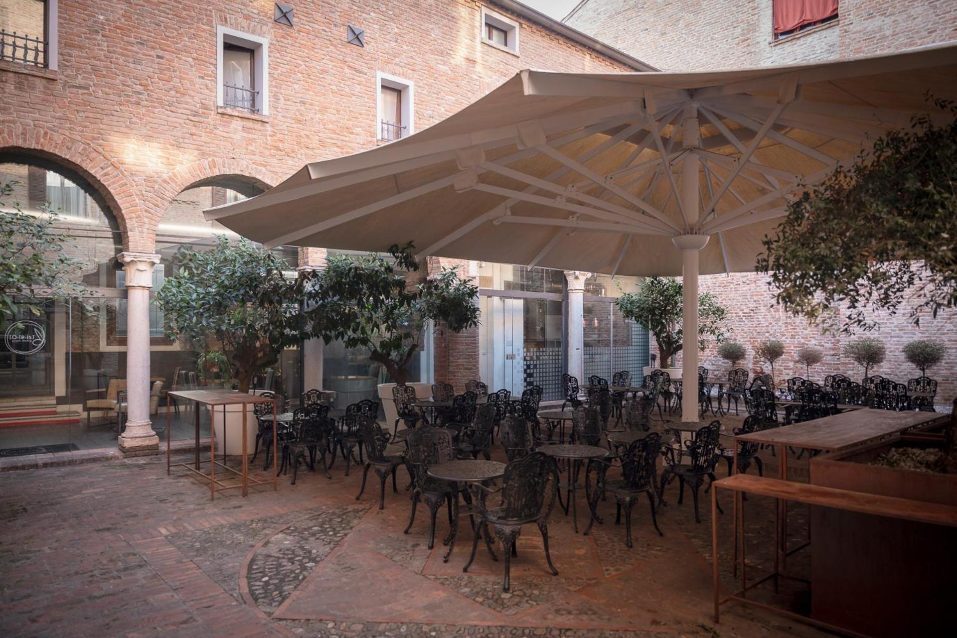 Maxxim Hotel & Loft Ferrara Esterno foto